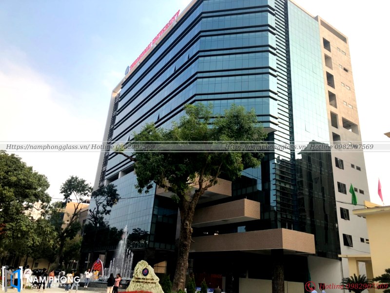 Vách kính dựng hệ Xingfa -Đại học Thương Mại (Nam Phong Glass thi công)