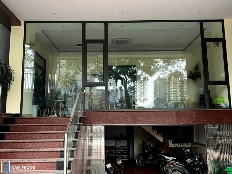 Kính cường lực văn phòng đẹp