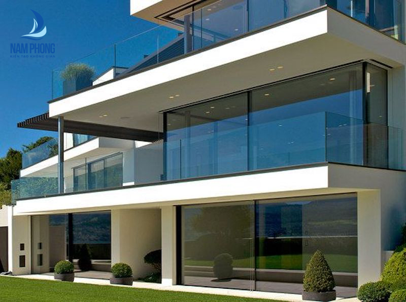 thi công lan can bằng kính