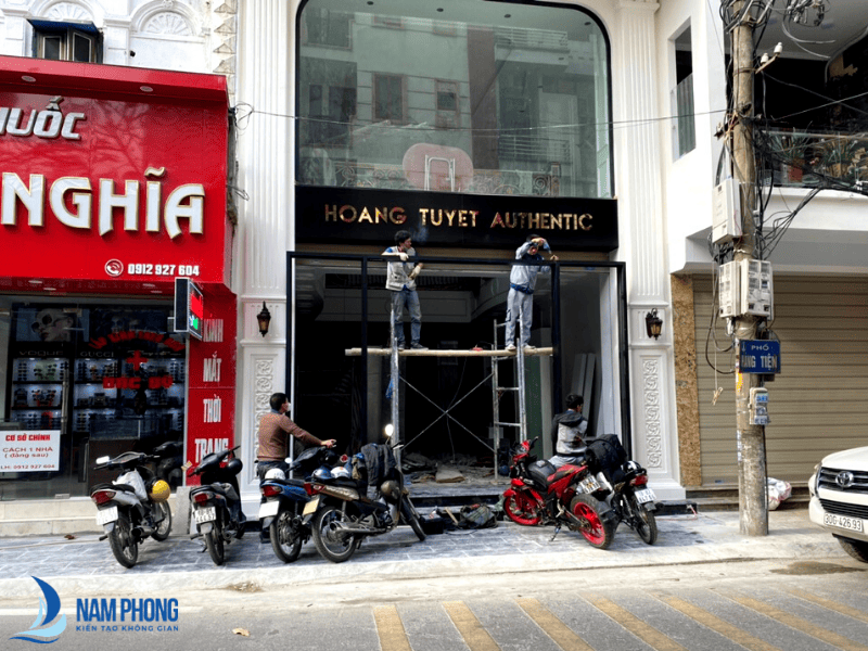 Vách kính cường lực phòng khách và phòng ăn