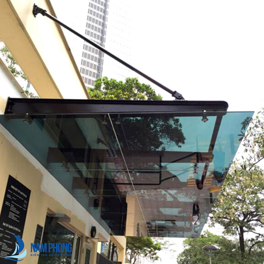 Mái kính cường lực sử dụng cáp treo và spider