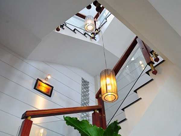 Mái kính cường lực giếng trời có độ an toàn cao