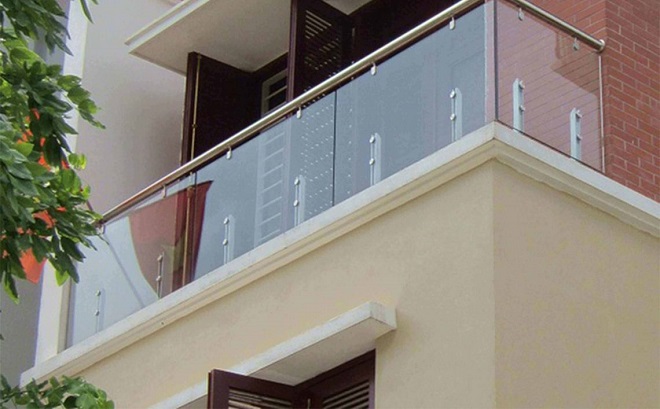 lan can kinh cuong luc dep