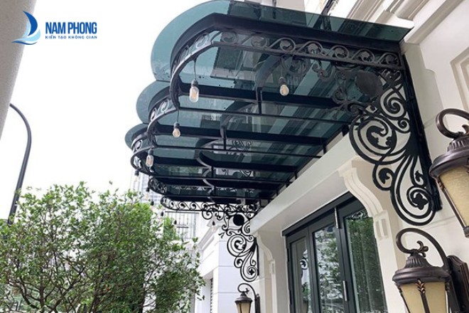 Mẫu mái kính cường lực xanh đen khung sắt