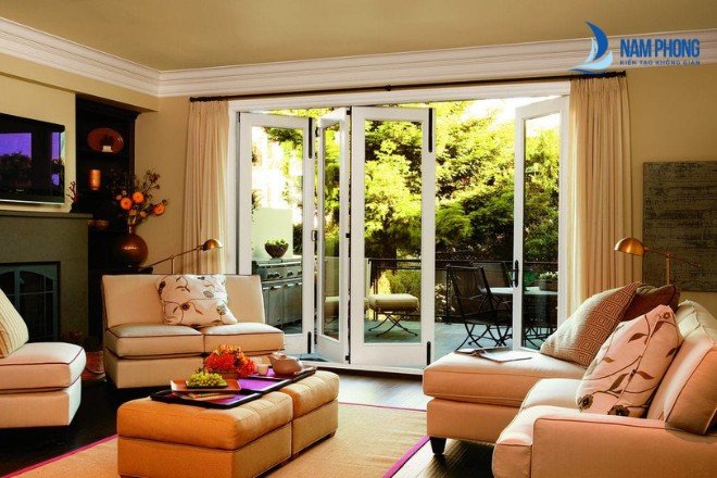 Có nên lắp đặt cửa kính cho phòng khách và nhà bếp?