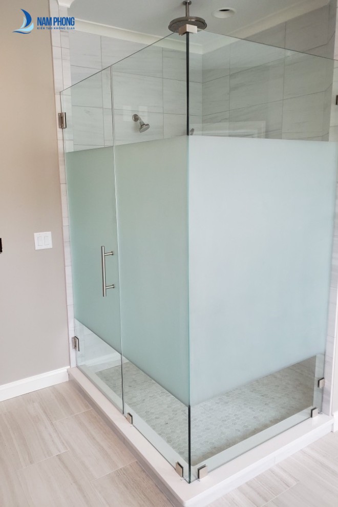 Mẫu vách kính mờ kiểu dáng đơn giản, phong cách