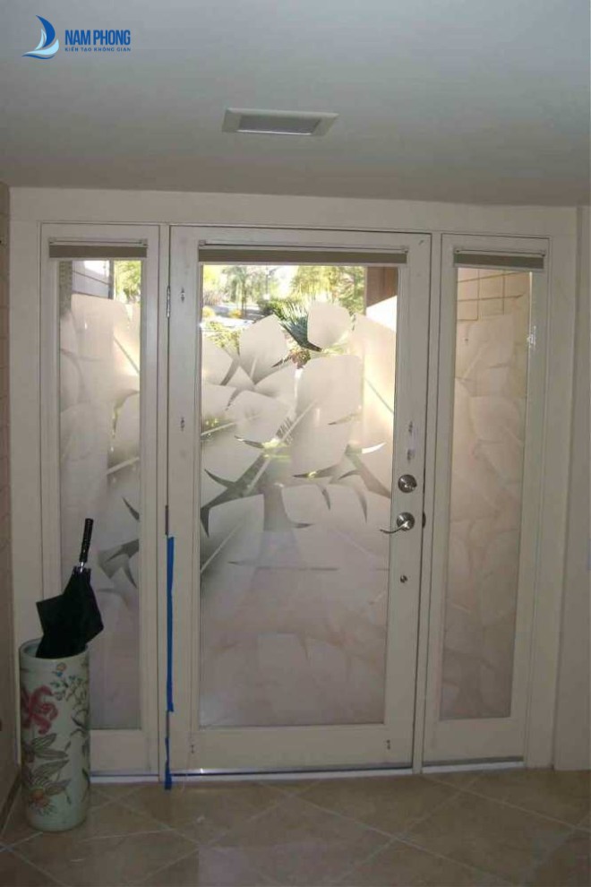 Ứng dụng cửa nhôm kính tranh 3D làm cửa phòng khách