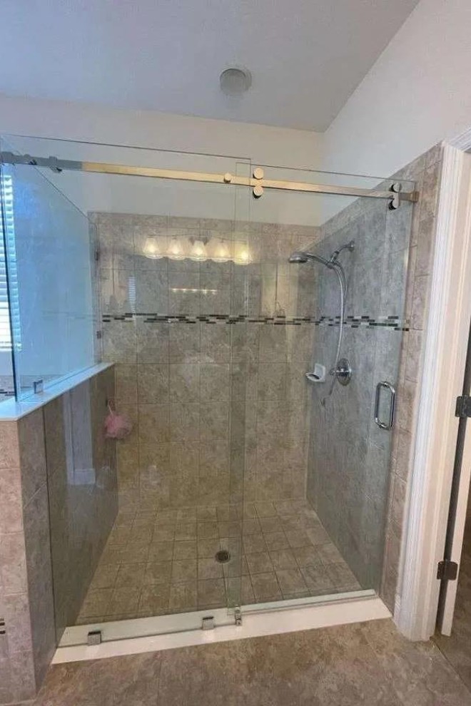 Vách kính nhà tắm cửa lùa đẹp nhất