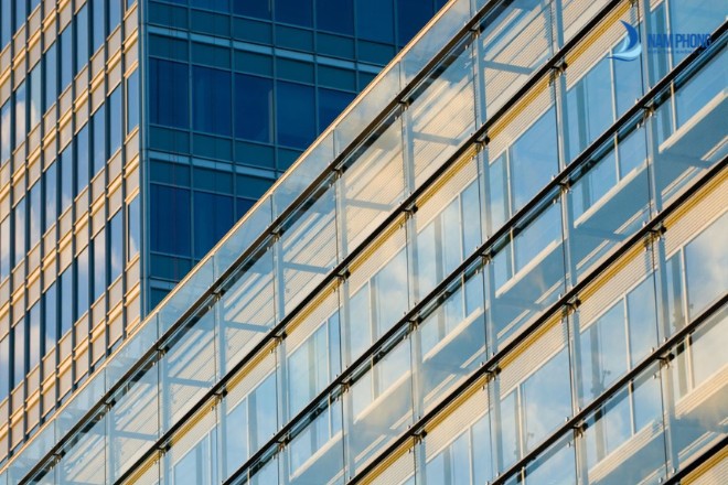 Vách kính mặt tiền tòa nhà cao tầng