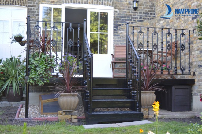 Mẫu cầu thang nghệ thuật kiểu dáng sang trọng