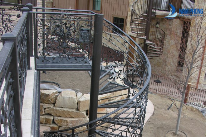 Mẫu cầu thang xoắn ốc ngoài trời