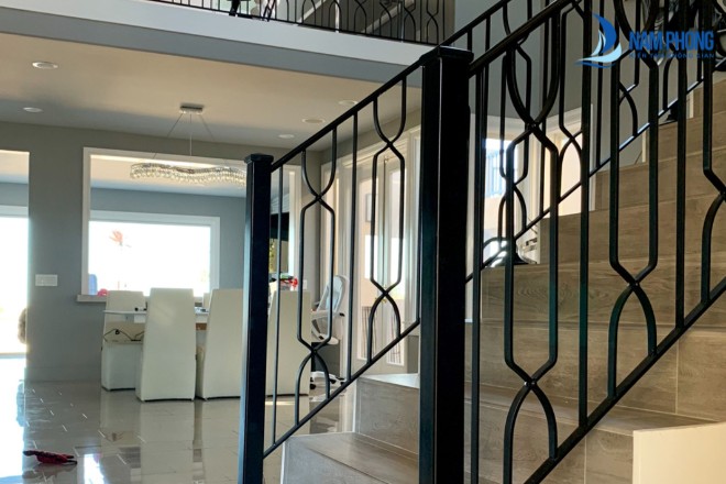 Mẫu lan can cầu thang trong thiết kế nội thất biệt thự