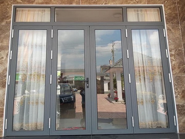 Mẫu cửa kính cường lực khung nhôm Xingfa hiện đại